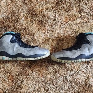 Air Jordan statue of liberty jordan 10s